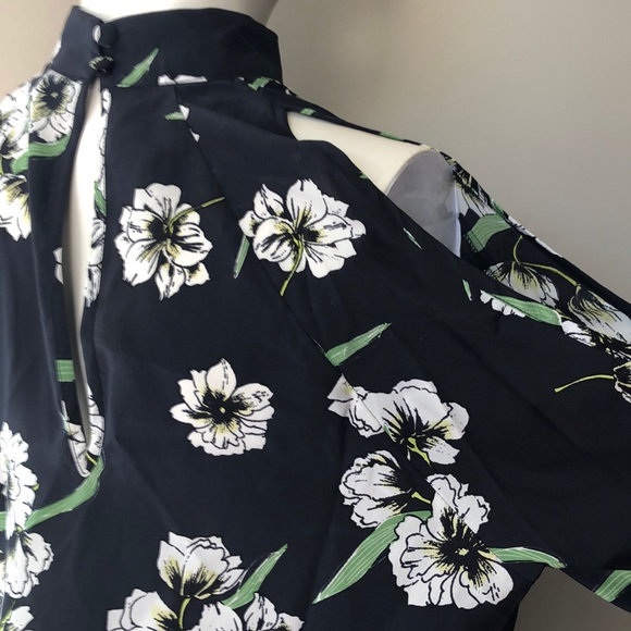 Yumi Kim Floral Print Cold Shoulder Silk Top Size XS - Picture 6 of 8